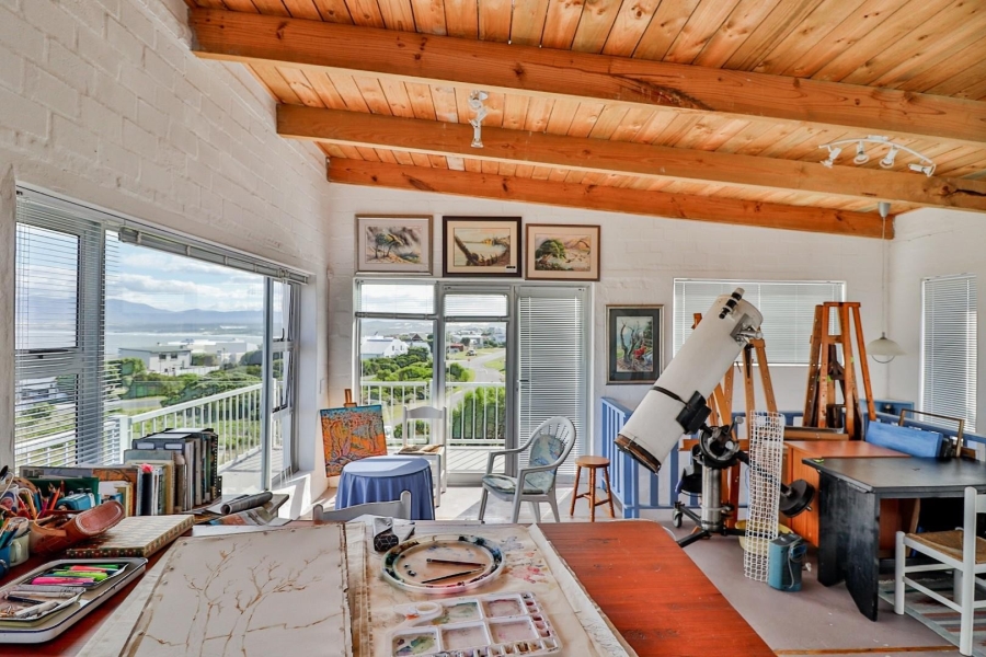 4 Bedroom Property for Sale in De Kelders Western Cape